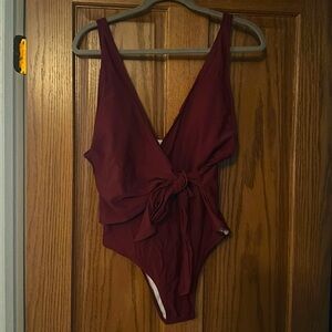 One-piece bathing suit